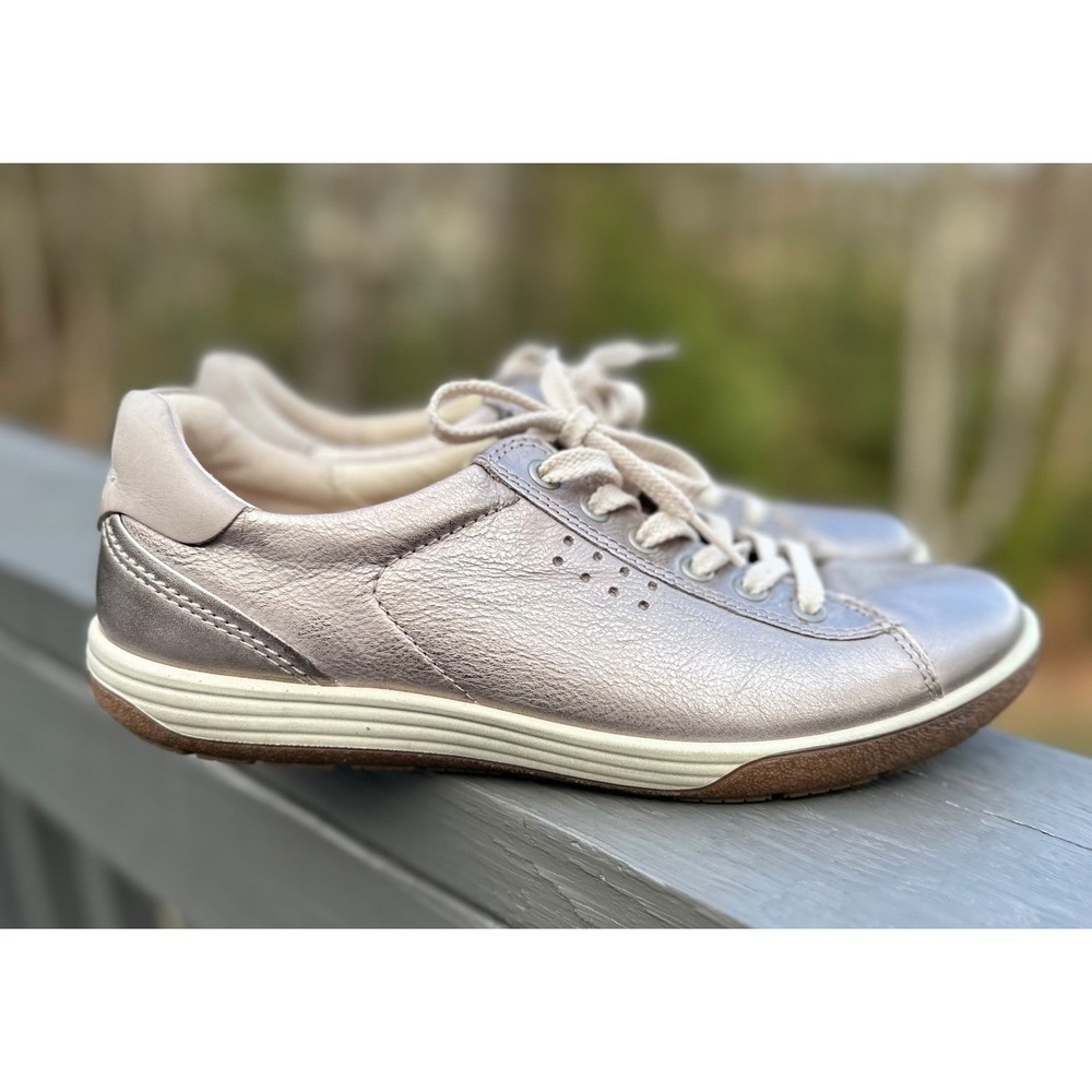 ECCO Chase II Metallic Leather Sneakers Arch Support Women 39/ 8-8.5‎